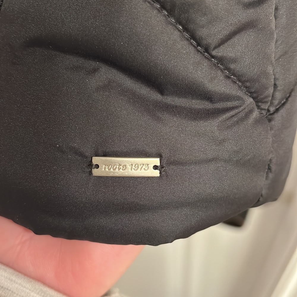 Roots73 Women’s Black Down Vest - Picture 9 of 9